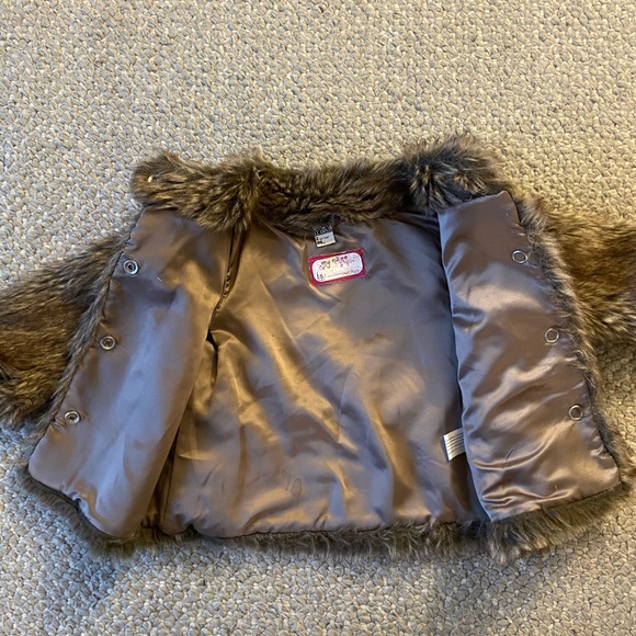 Faux fur lined winter French coat - Picture 5 of 5